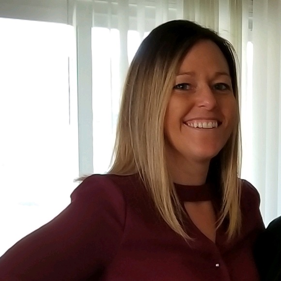 Meet the Posher Other - Meet your Posher, Holly